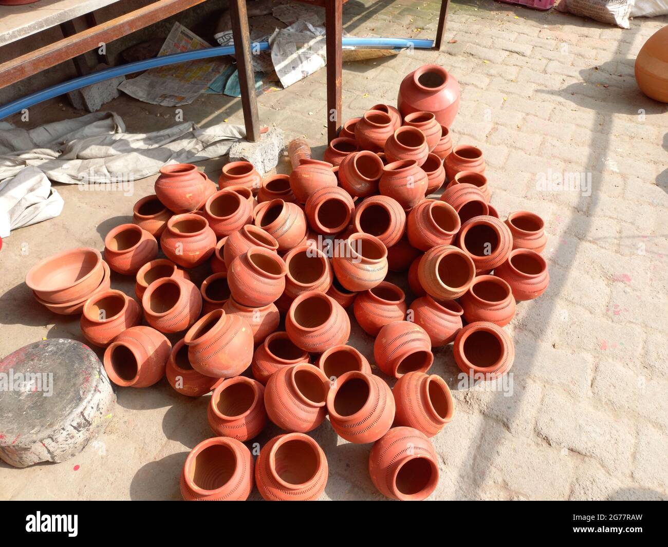 Clay pottery is showing on roadside in Jaipur, Rajasthan, India Stock