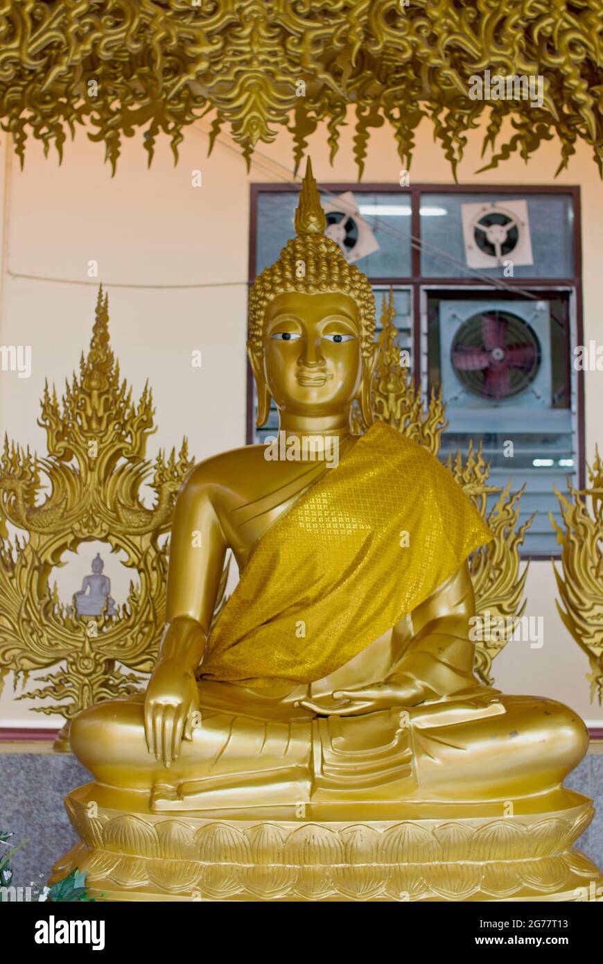 golden Buddha Statue in a Thai Temple Stock Photo - Alamy