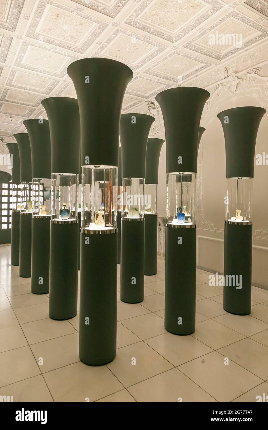 Gallery of antique glassware, Abgineh Museum of Tehran, Glassware and