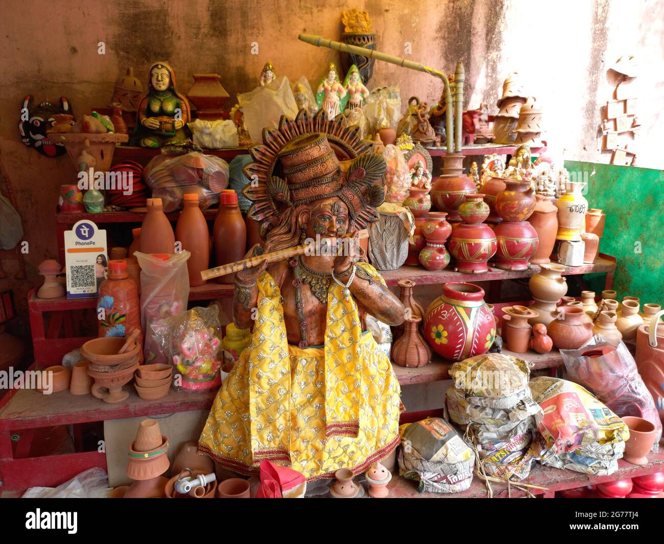 Clay pottery is showing on roadside in Jaipur, Rajasthan, India Stock