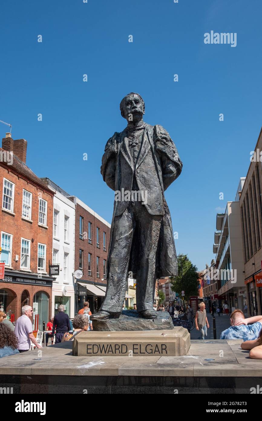 Sir Edward Elgar statue, High Street Worcester, facing the cathedral Stock Photo