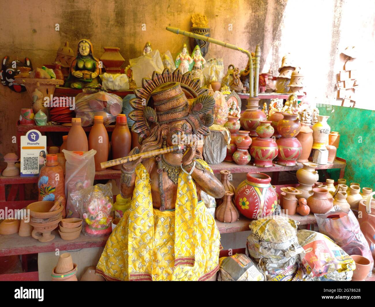 Clay pottery is showing on roadside in Jaipur, Rajasthan, India Stock
