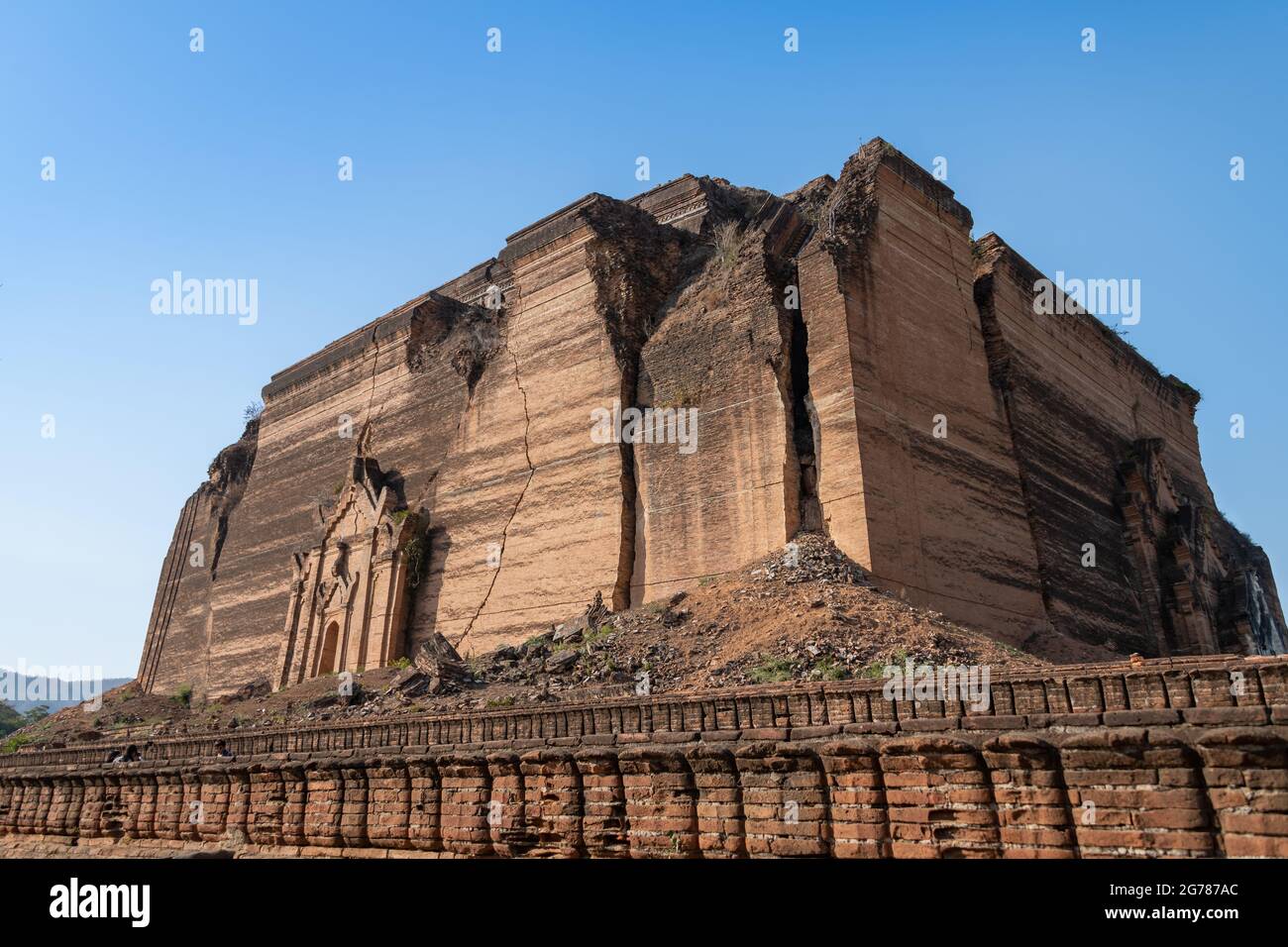 Ruined Mingun Pahtodawgyi pagoda near Mandalay, Myanmar. Begun in 1790 it was never finished following a damaging earthquake in 1839 Stock Photo