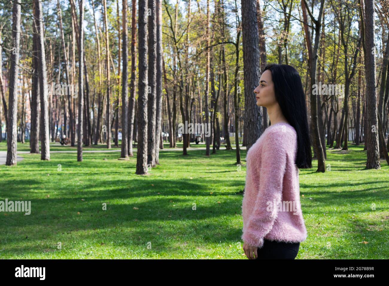 Young woman nature breathing hi-res stock photography and images - Alamy