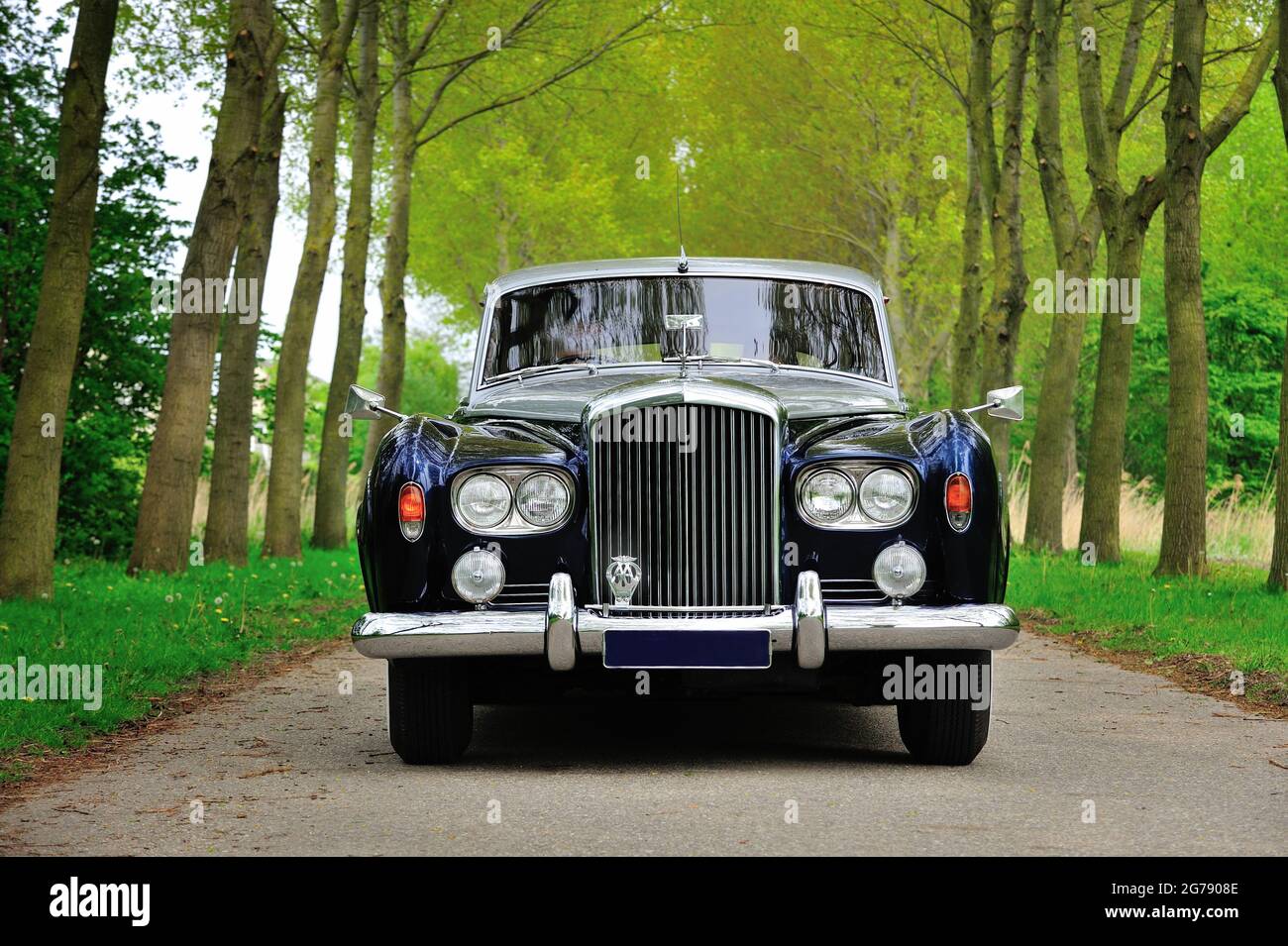 Rolls royce motor cars hi-res stock photography and images - Alamy