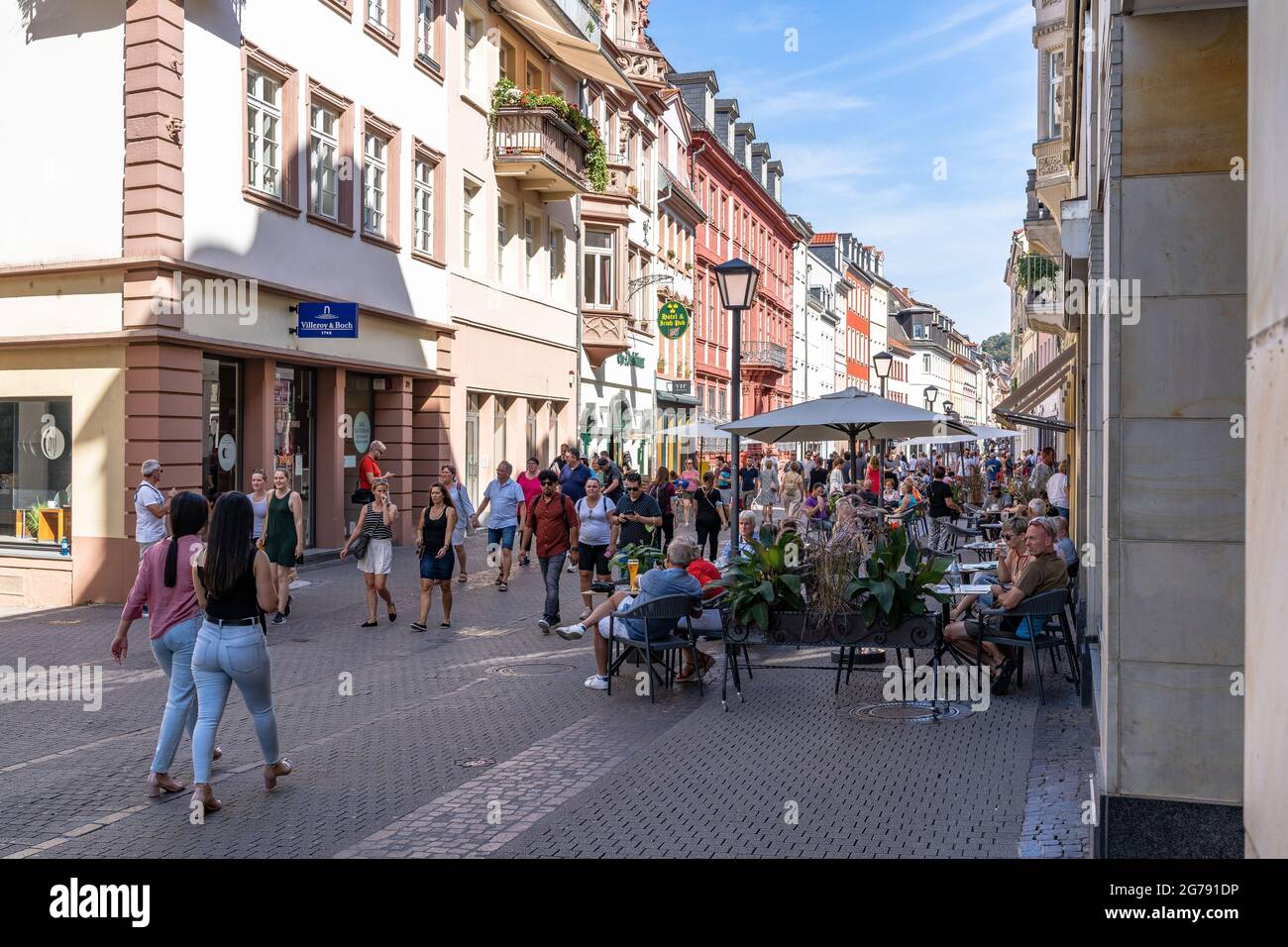 Europe, Germany, BadenWuerttemberg, Heidelberg, street scene in the