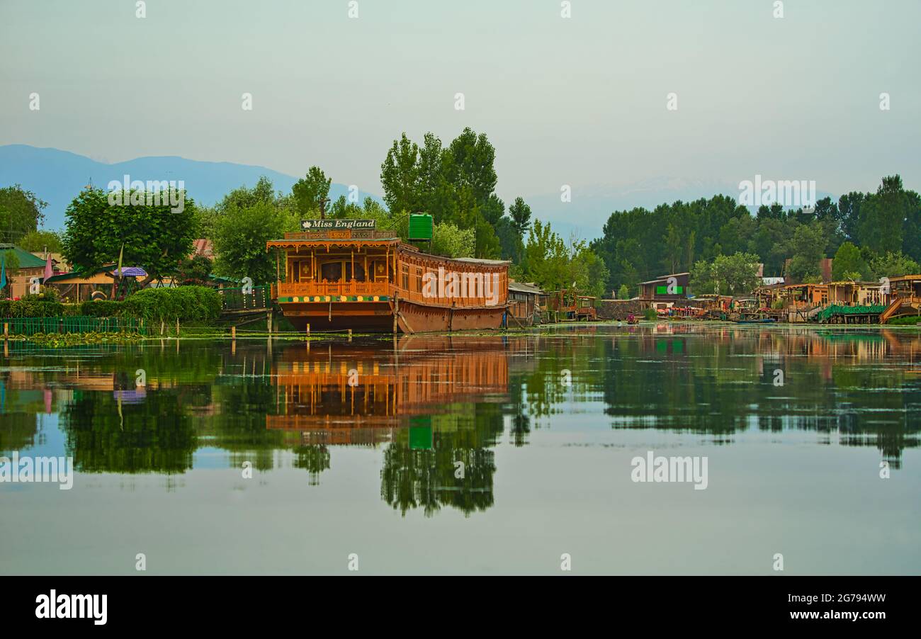 Srinagar, India 07 - July, 2018 : Lifestyle in Dal lake, local man use shikara boat, This is the local transportation in the lake of Srinagar. Jammu a Stock Photo