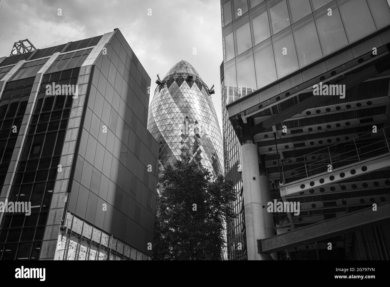 City of London, Financial District, pictures of architecture, bank buildings, connection of old and modern, view of the Financial District over the Thames, mirroring glass, window fronts, office buildings Stock Photo