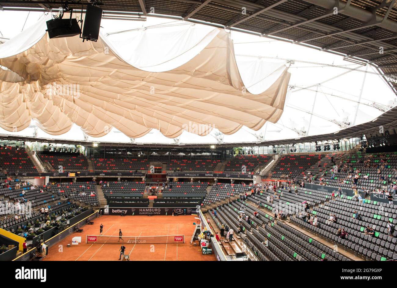 Hamburg, Germany. 12th July, 2021. Tennis: ATP Tour - Hamburg, Singles,  Men, 1st round at Stadion Am Rothenbaum. Moutet (France) - Baez  (Argentina). The roof over Center Court is closed during a