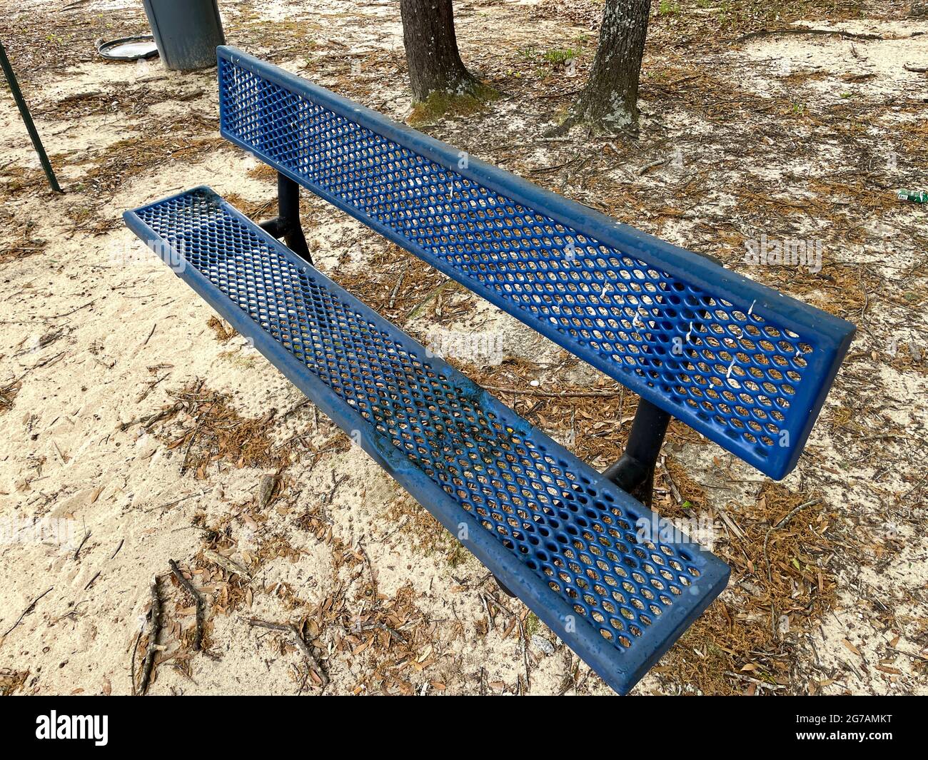 Metal mesh bench new arrivals