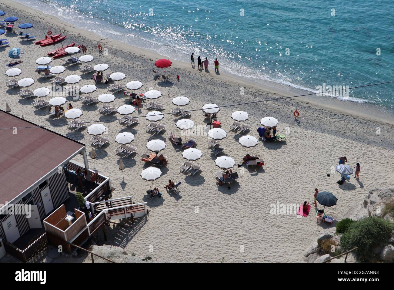 Spiaggia isola bella hi-res stock photography and images - Alamy