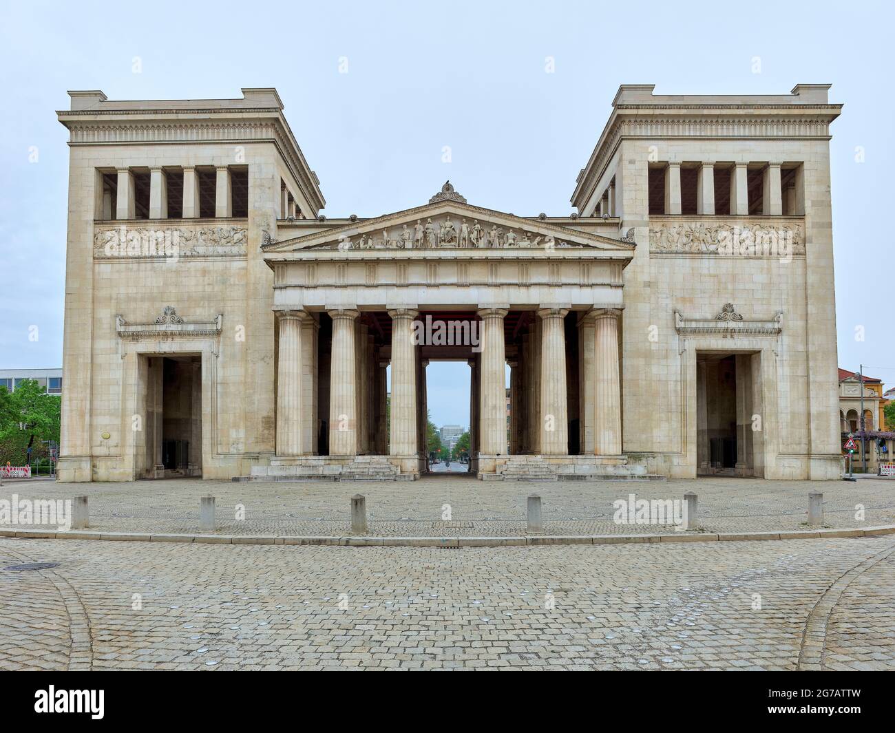 State capital, university town, residence town, place of interest, historical place of interest, monument, listed, monument protection, Doric Propylaea, Propylaea, Ludovician Isar Athens, Ludovician, Karl von Fischer, Leo von Klenze, Ludwig von Schwanthaler, European classicism, classicism, former prince path, prince path , Königsbau Stock Photo