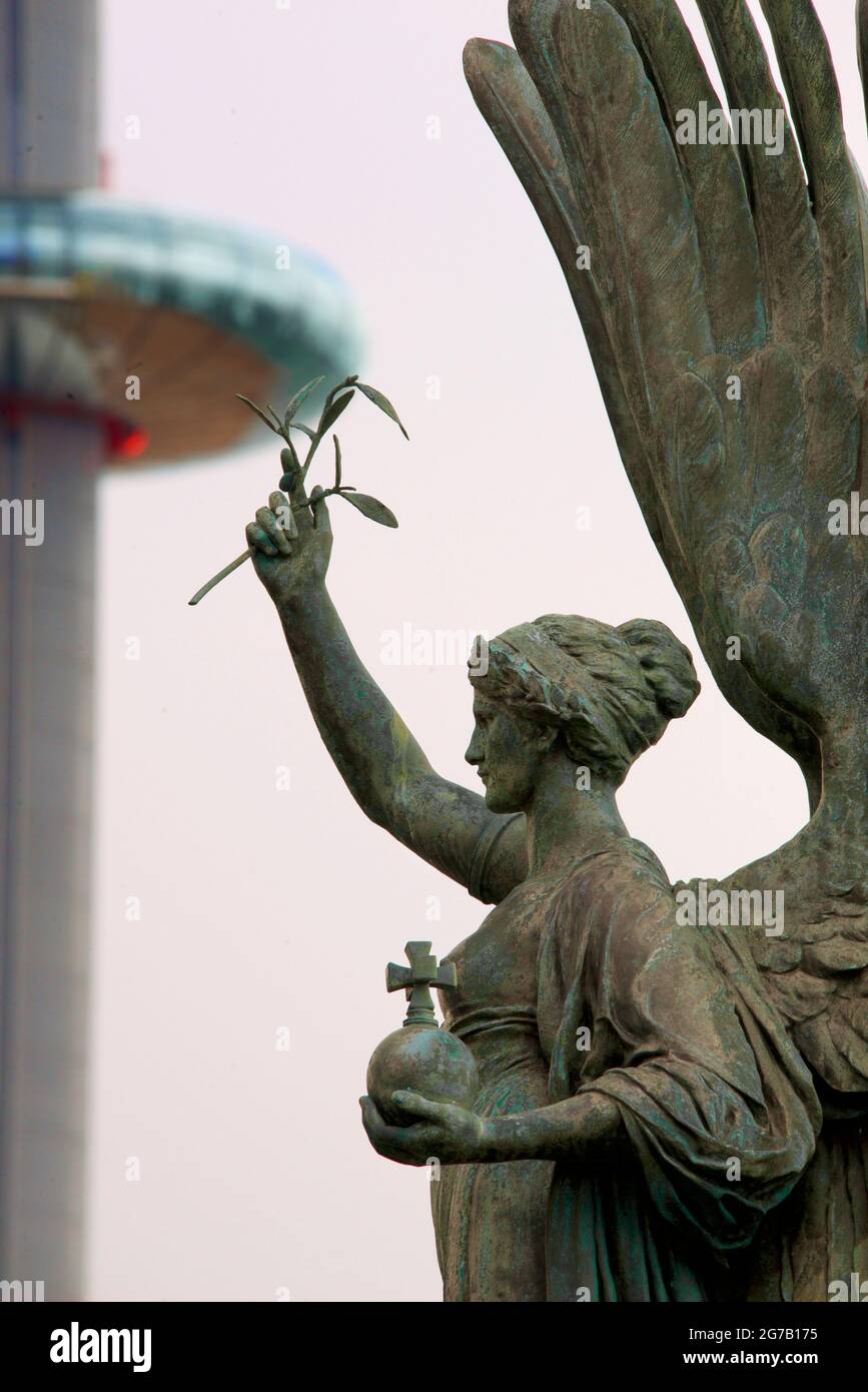 Peace statue brighton hove east hires stock photography and images Alamy
