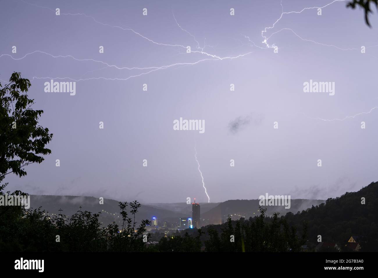 Lightning strikes hi-res stock photography and images - Alamy