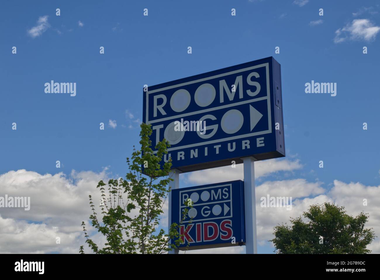 Furniture store sofa hi res stock photography and images Page 17