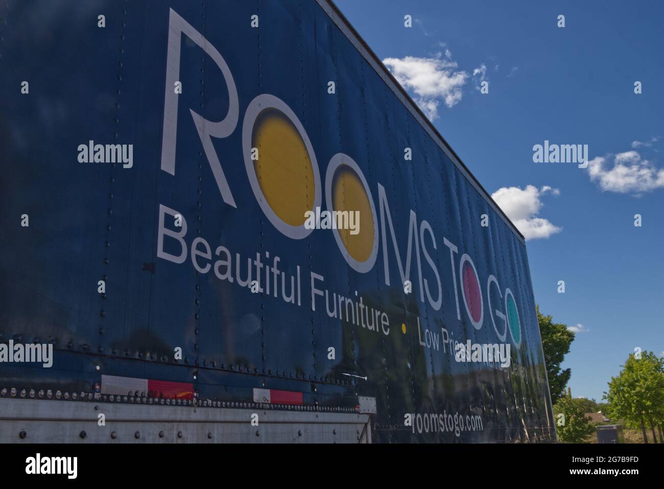 Columbia County, Ga USA 04 25 21 Rooms To Go retail furniture store truck side Bobby Jones