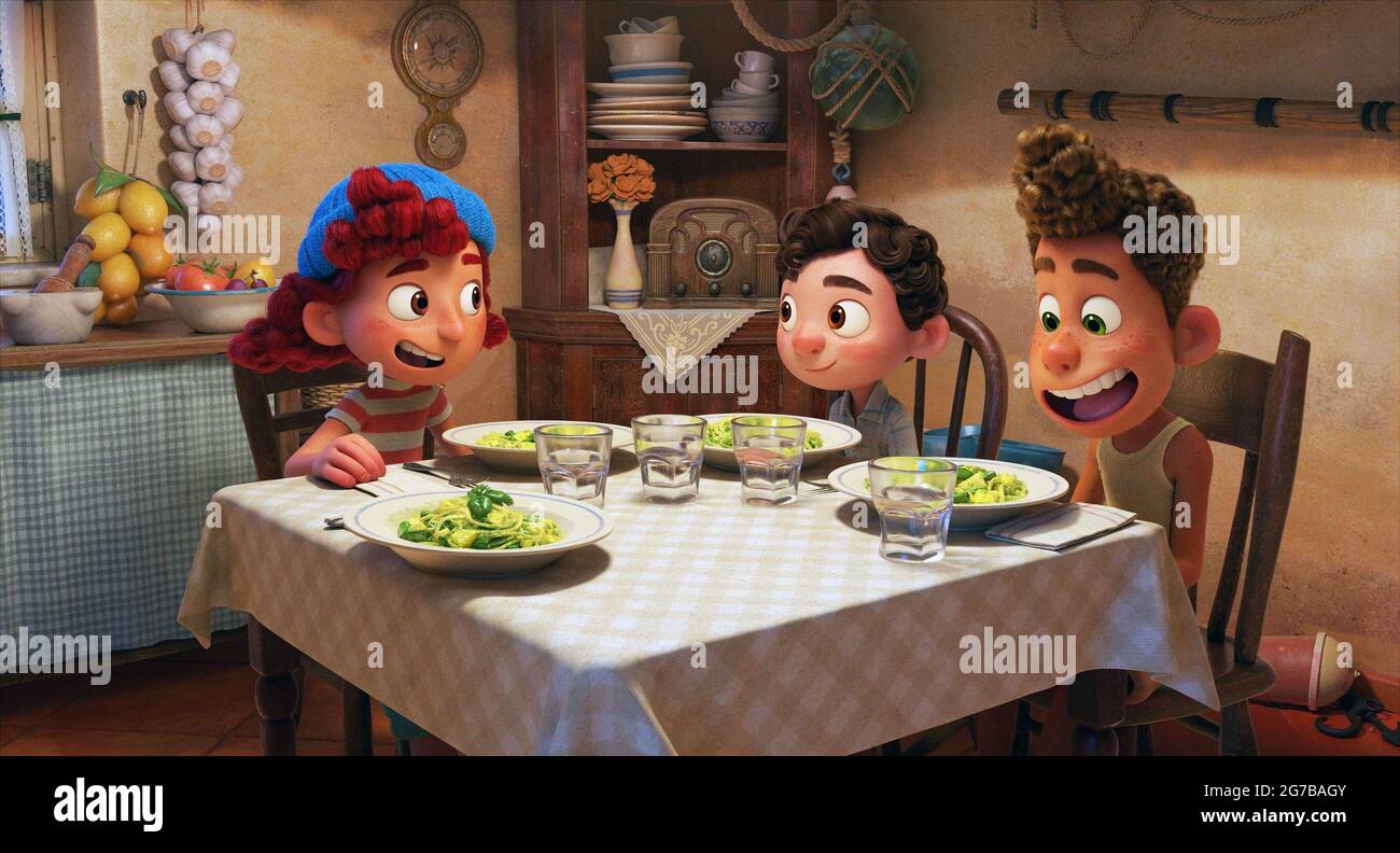 LUCA, from left: Giulia Marcovaldo (voice: Emma Berman), Luca Paguro  (voice: Jacob Tremblay), Alberto Scorfano (voice: Jack Dylan Grazer), 2021.  © Disney + / Courtesy Everett Collection Stock Photo - Alamy