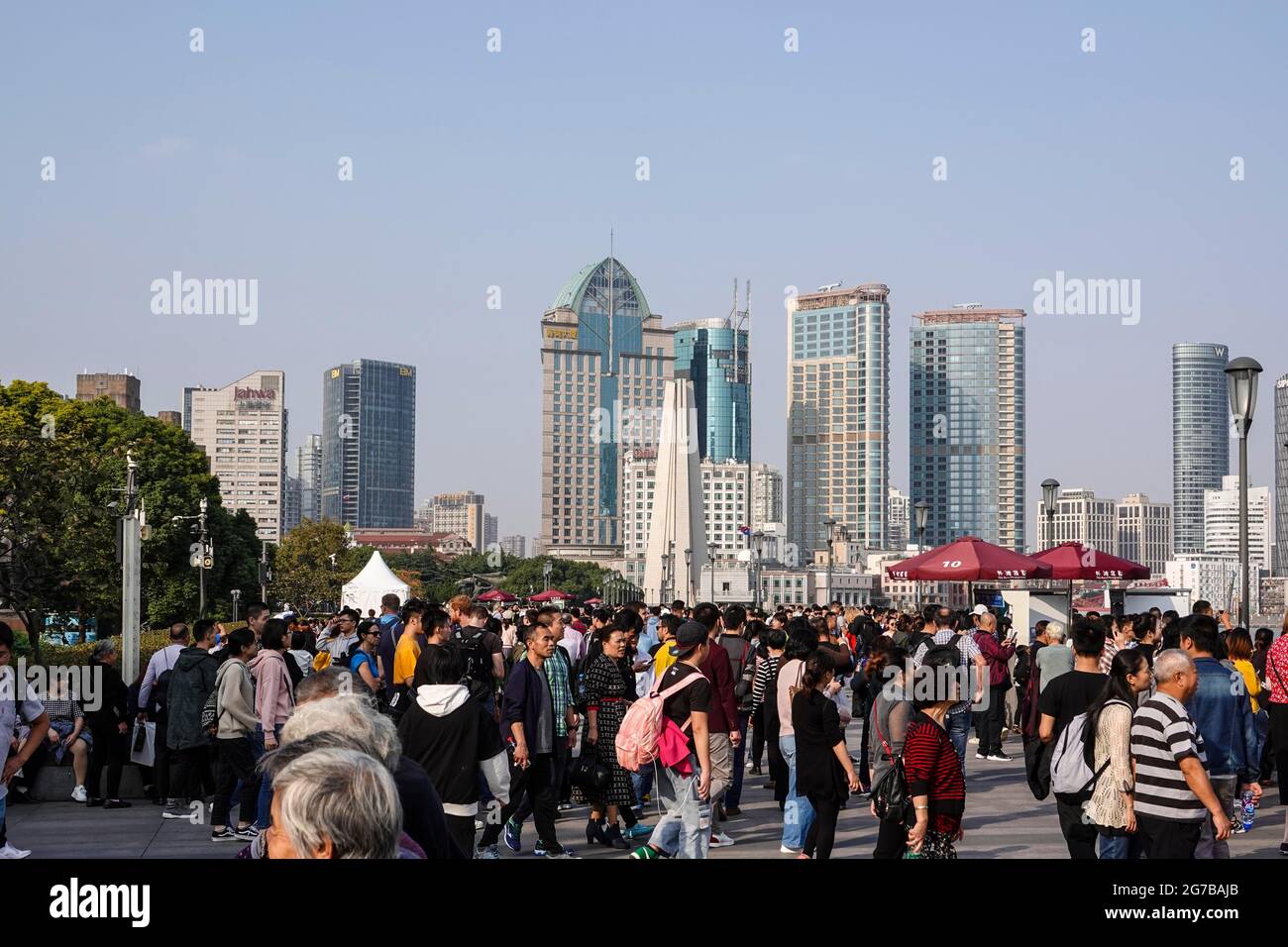 View from The Bund to the skyline of the Pudong Special Economic Zone, Shanghai, People's Republic of China Stock Photo