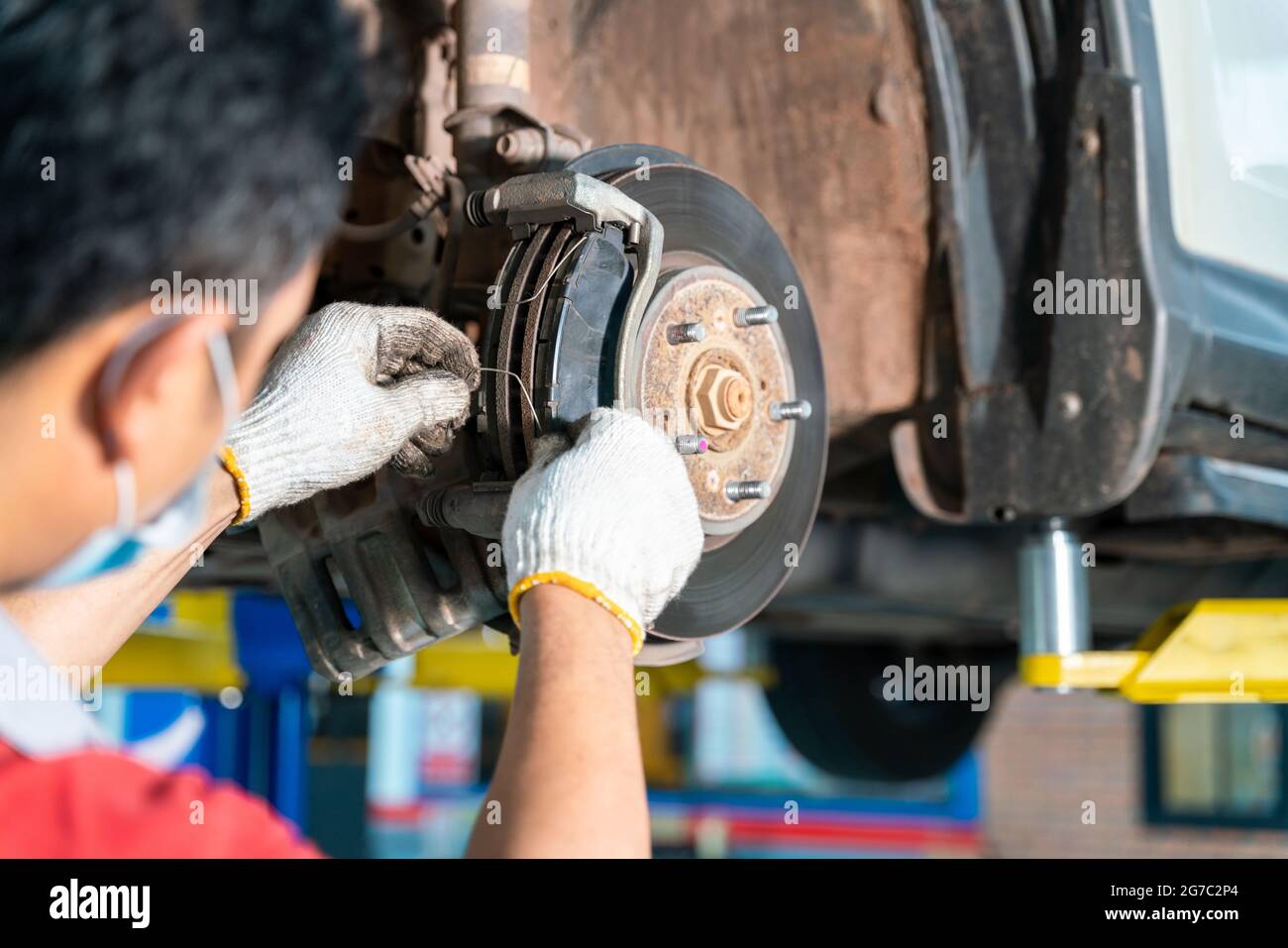 Car mechanic hands hires stock photography and images Alamy