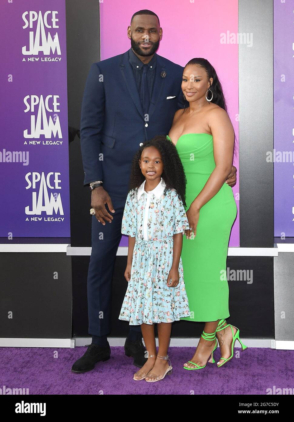 Lebron james and savannah brinson hi-res stock photography and images ...