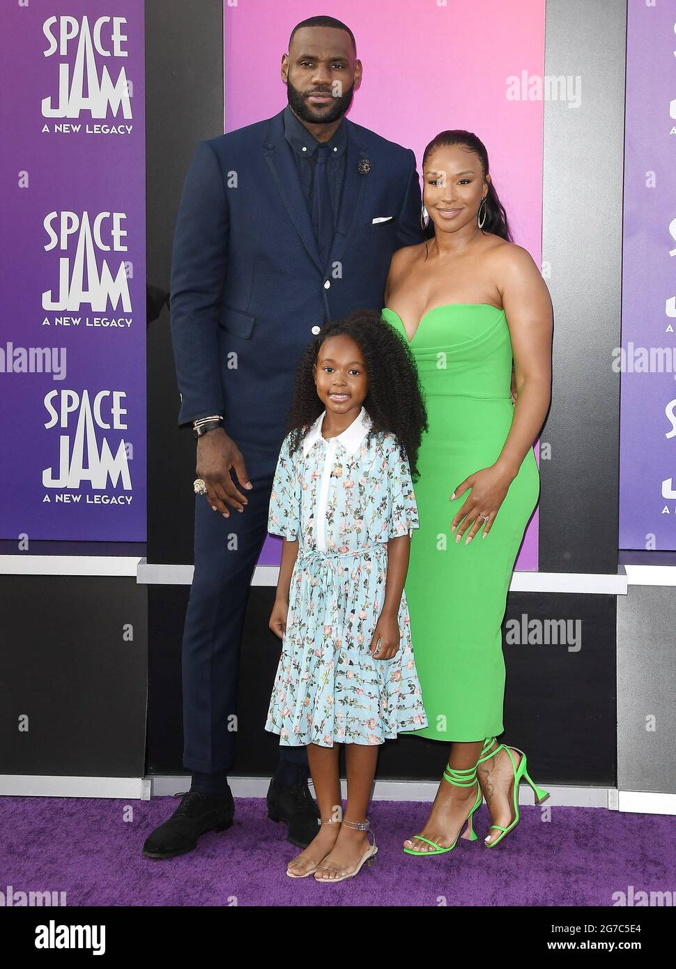 Lebron james and savannah brinson hi-res stock photography and images ...