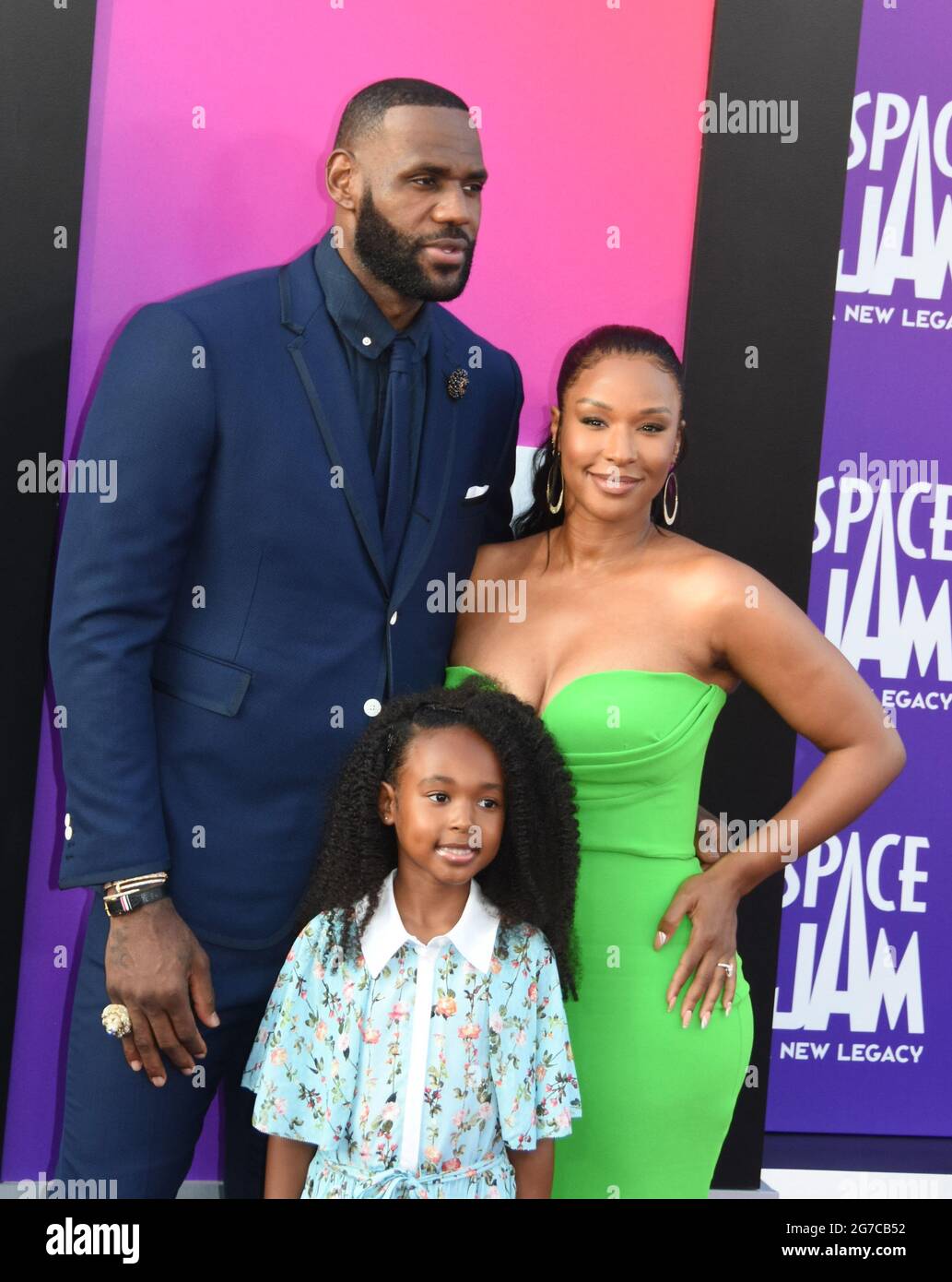 Lebron james and savannah brinson hi-res stock photography and images -  Page 2 - Alamy, image size:1033x1390