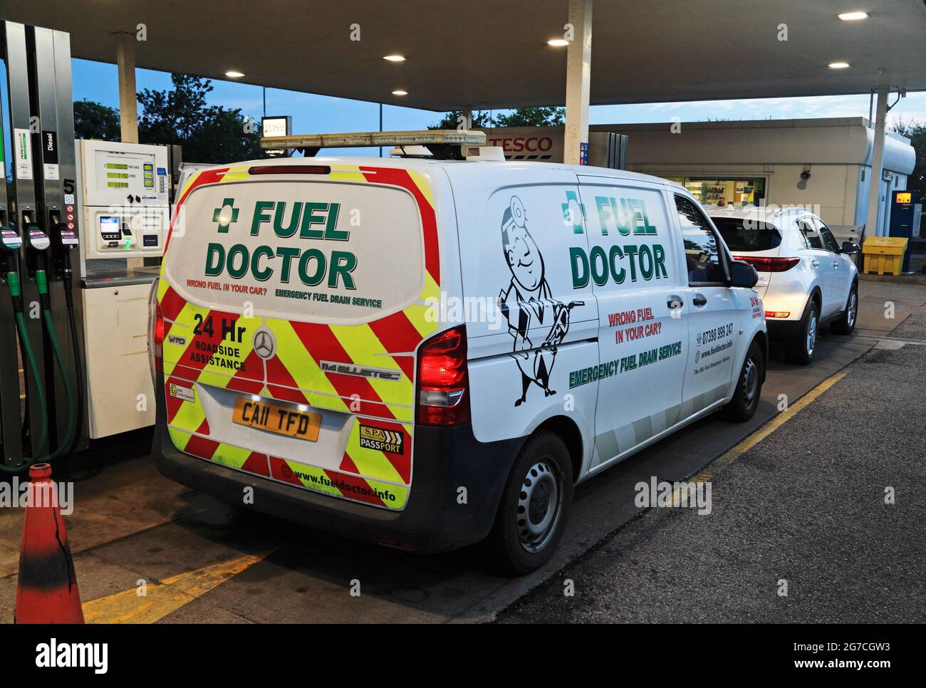 Fuel Doctor, vehicle, emergency fuel drain, service, filling station, England, UK Stock Photo