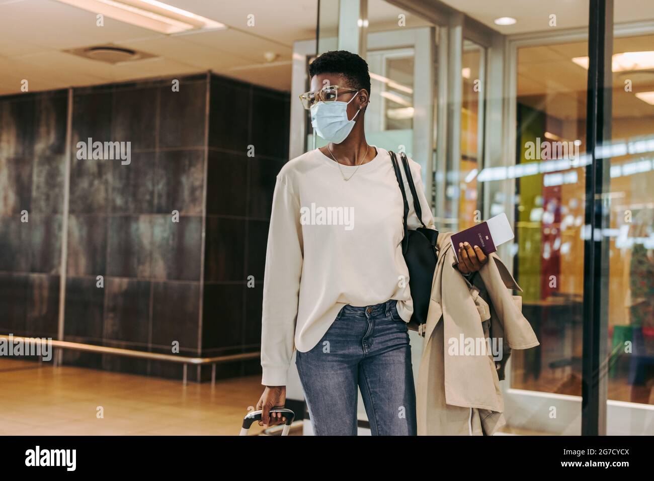 African woman face mask hi-res stock photography and images - Alamy