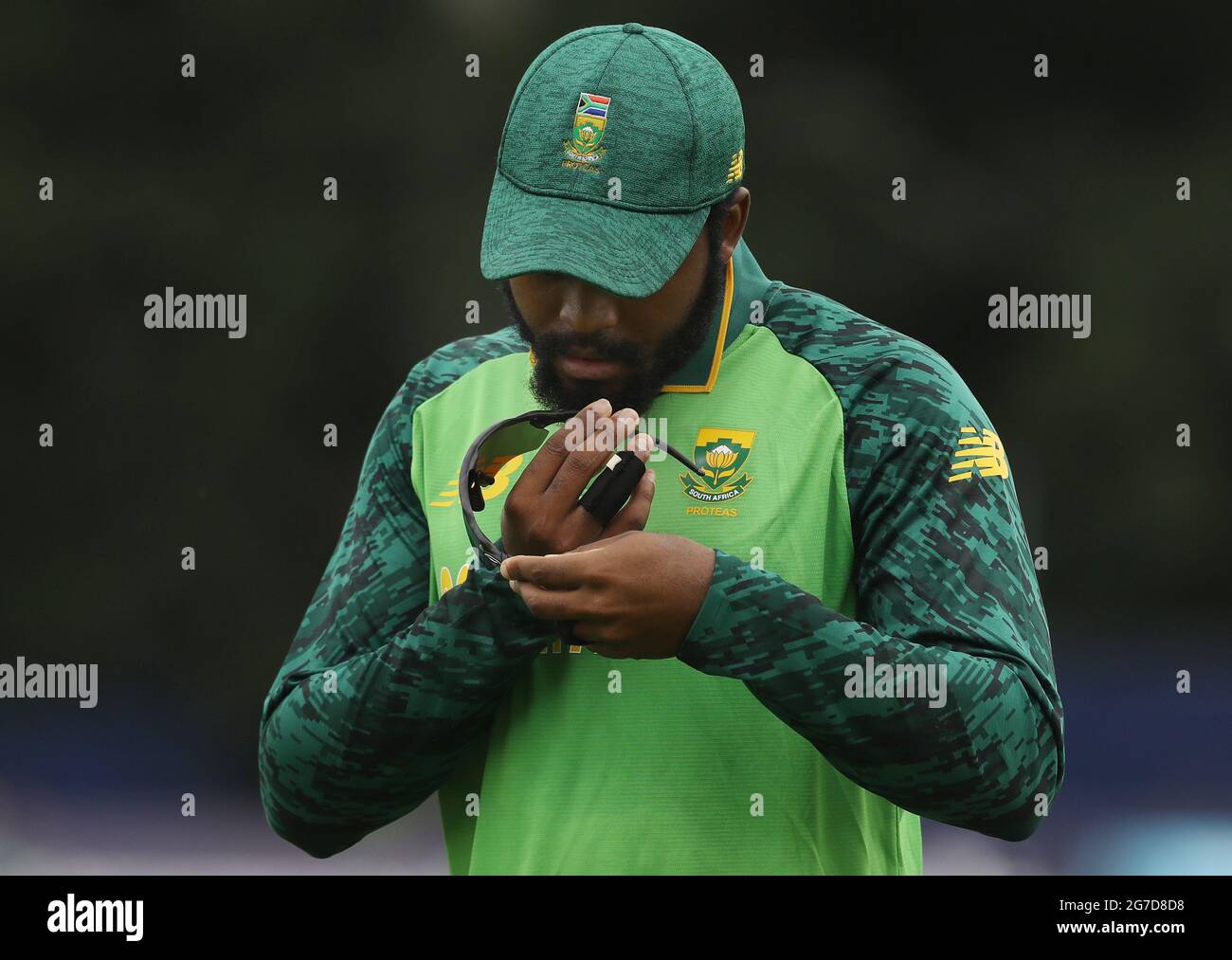 Andile Phehlukwayo cleans 