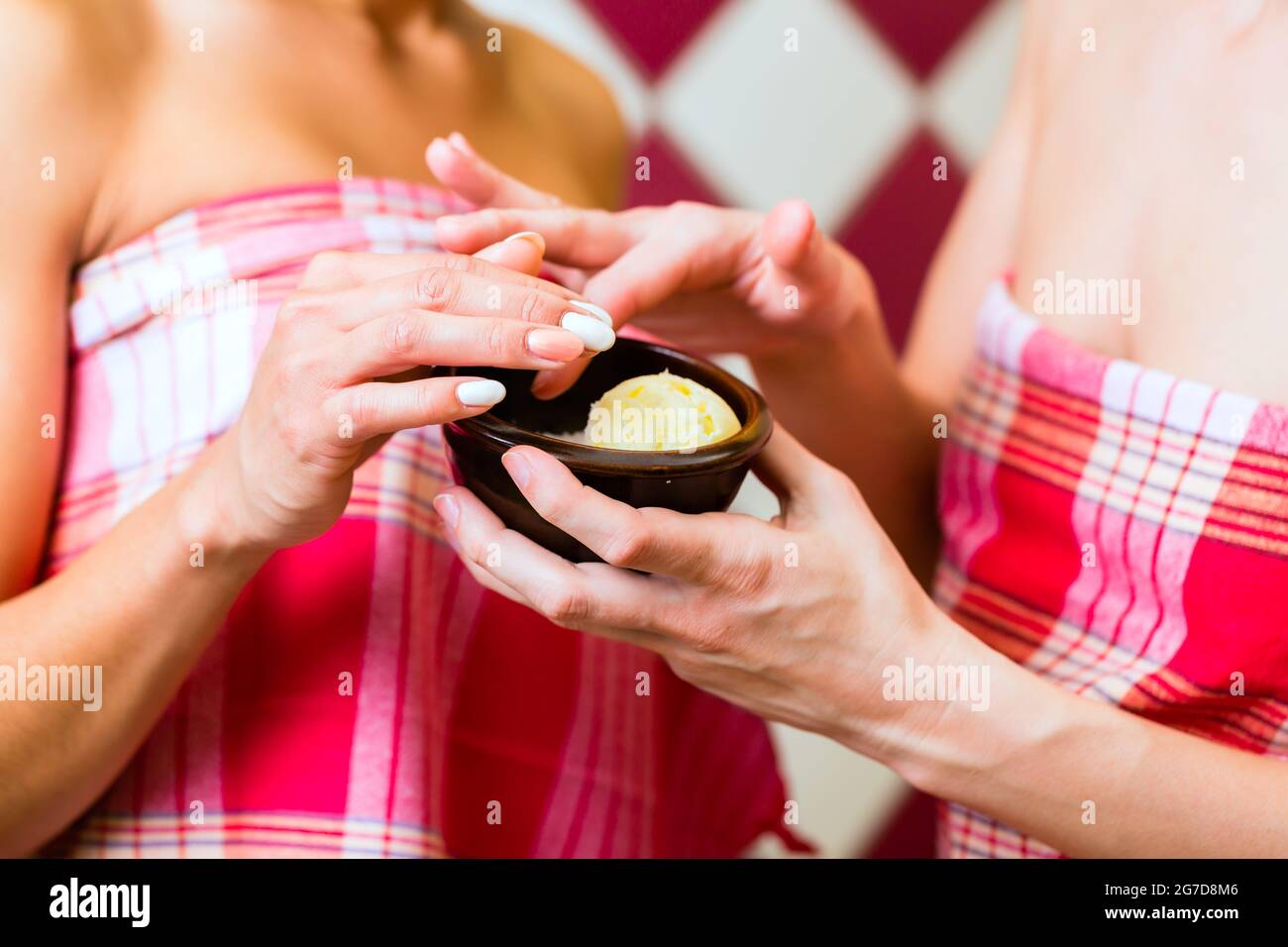 Women in Hammam vapour bath with wellness peeling Stock Photo Alamy