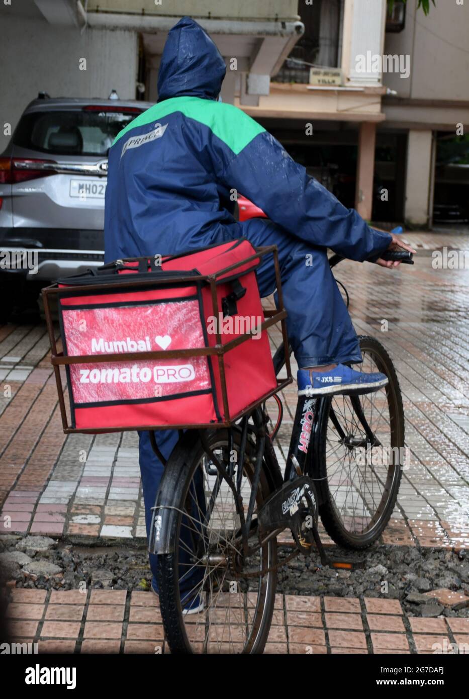 Zomato delivery sales on cycle
