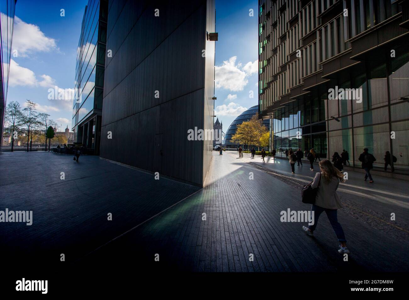 London city hall shadow tower hi-res stock photography and images - Alamy