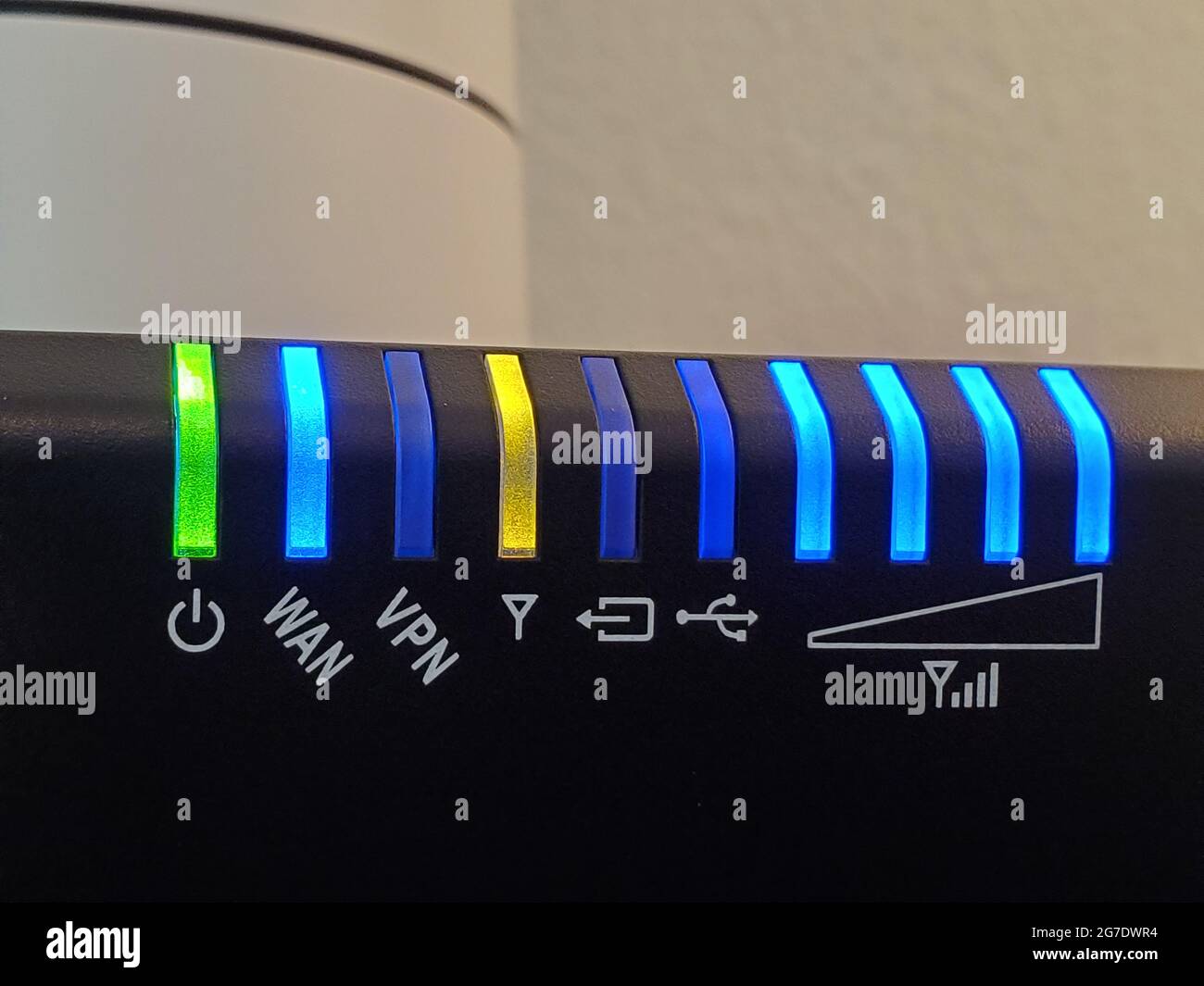 Modem lights hi-res stock photography and images - Alamy
