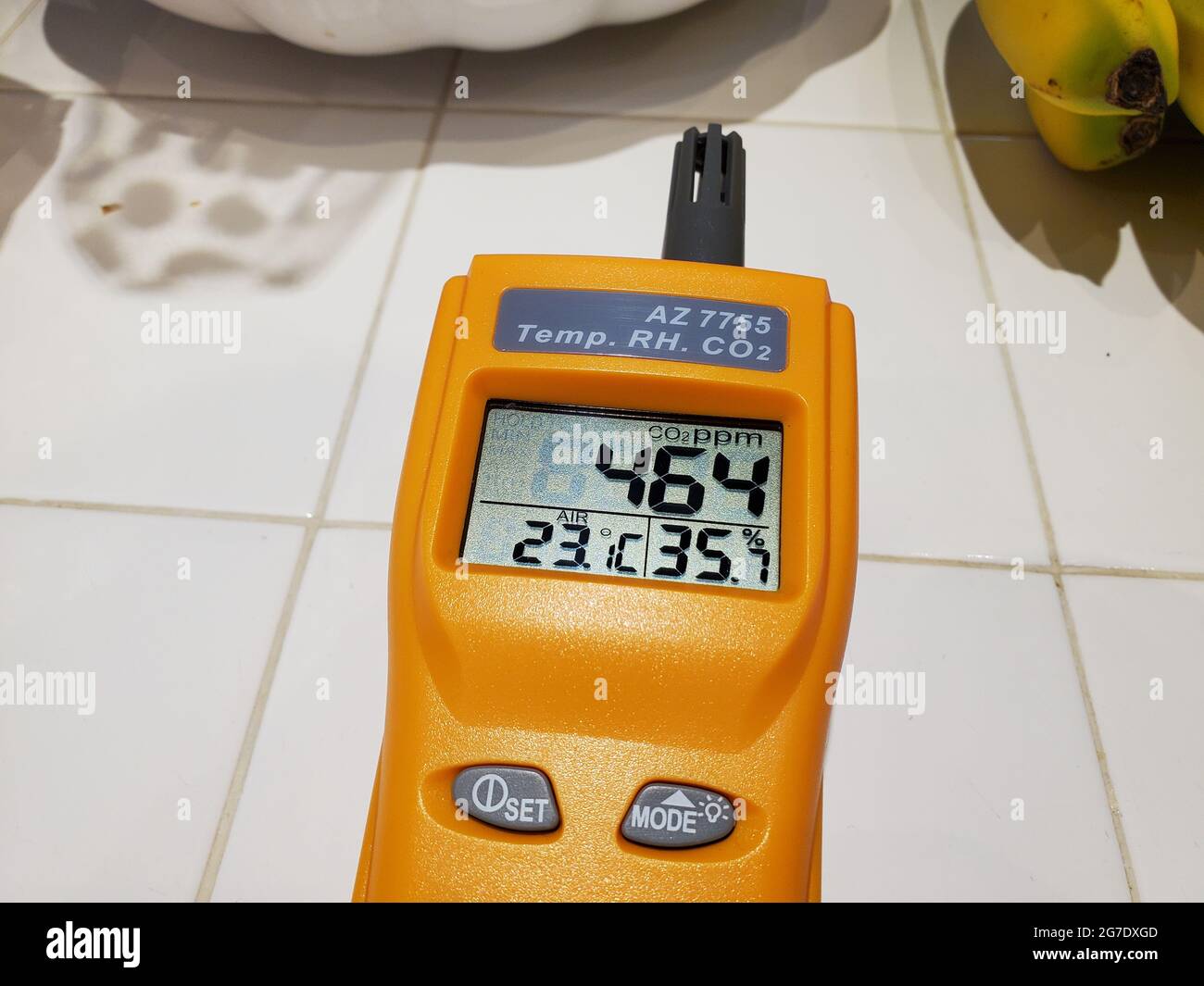 Closeup of CO2 meter showing good quality indoor air, Lafayette
