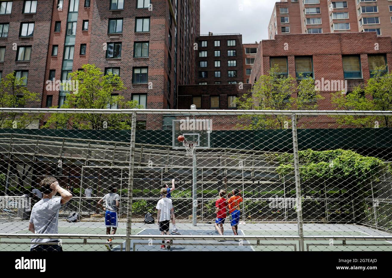 Basketball & Volleyball Games With NYC Pickup Sports Start This Saturday on  the UWS!