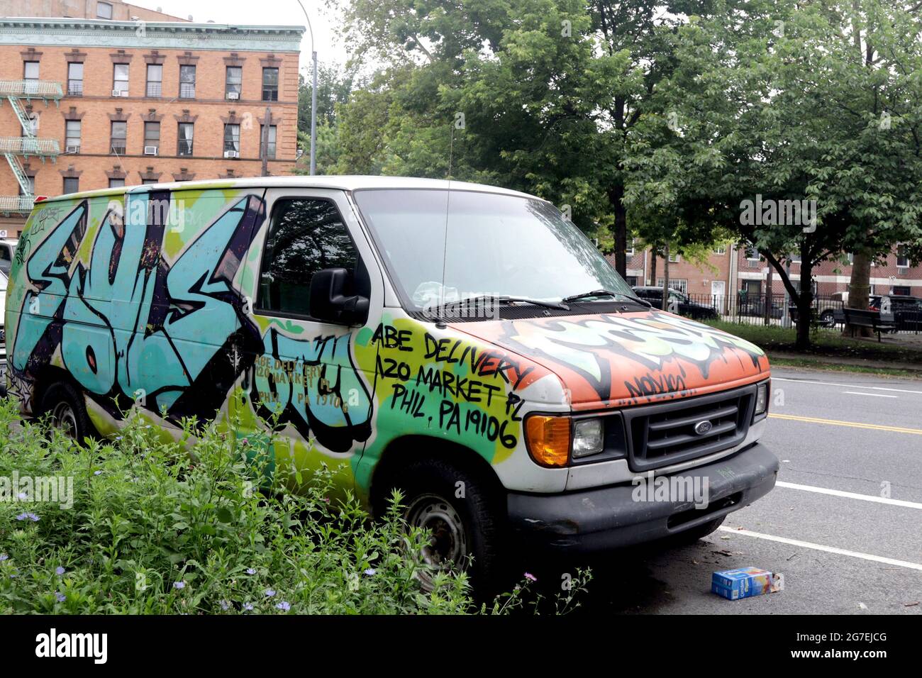 The Bronx, New York, NY, USA, 13th. July, 2021. A derelict graffiti covered van  in Crotona Park, a public park in the Bronx, New York City Stock Photo -  Alamy