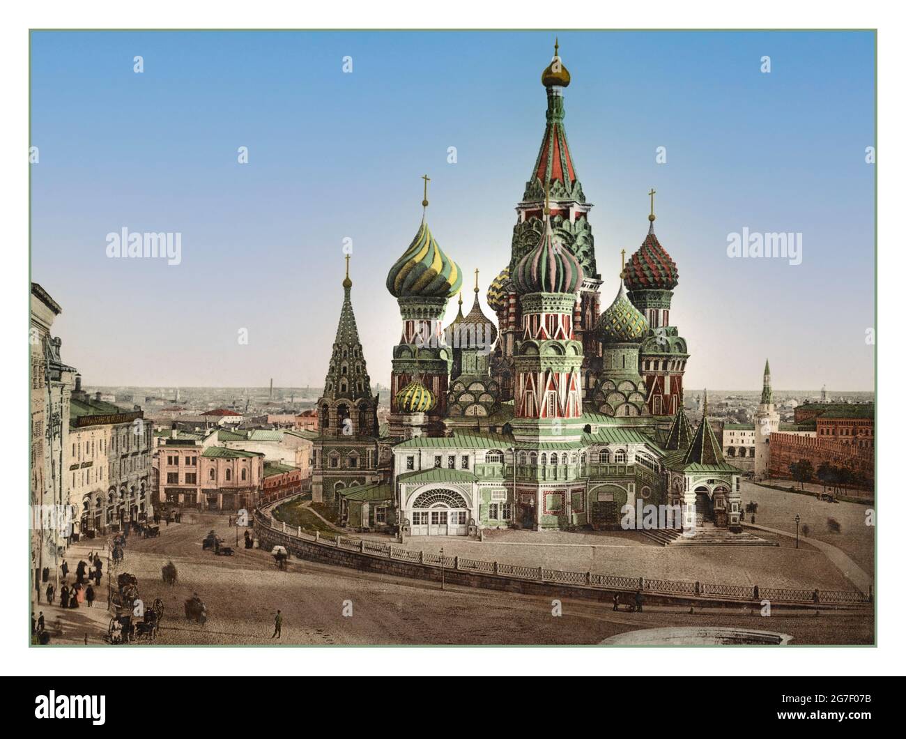 [St. Basil Basil’s Cathedral, Moscow, Russia] Red Square Centre Cathedral of Vasily The Blessed Orthodox Church taken between 1890 and 1900] : Photochrom Archive Historic Russia Moscow (also called Pokrovsky Cathedral) Multi coloured domes 16th Century Stock Photo