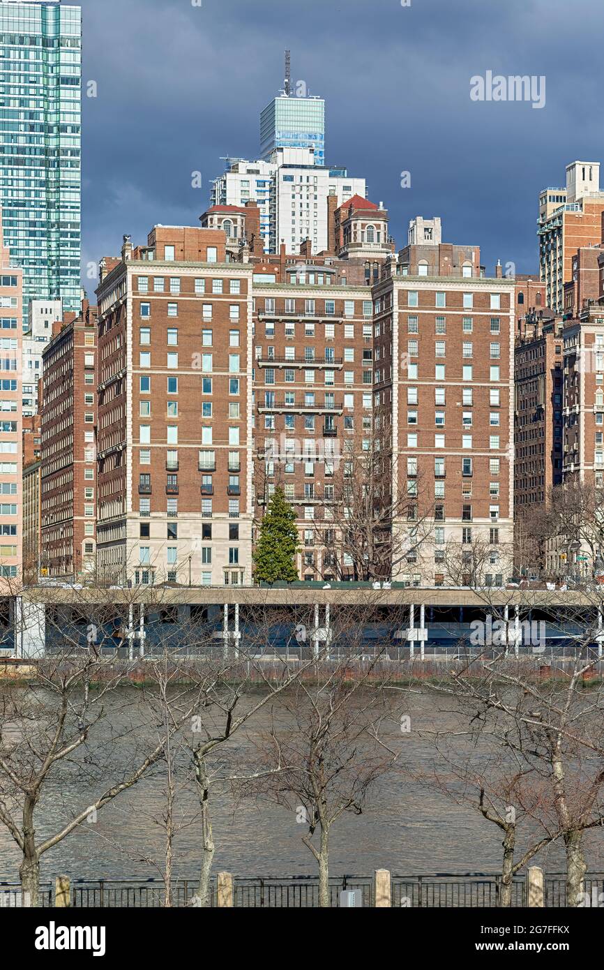 One Sutton Place South