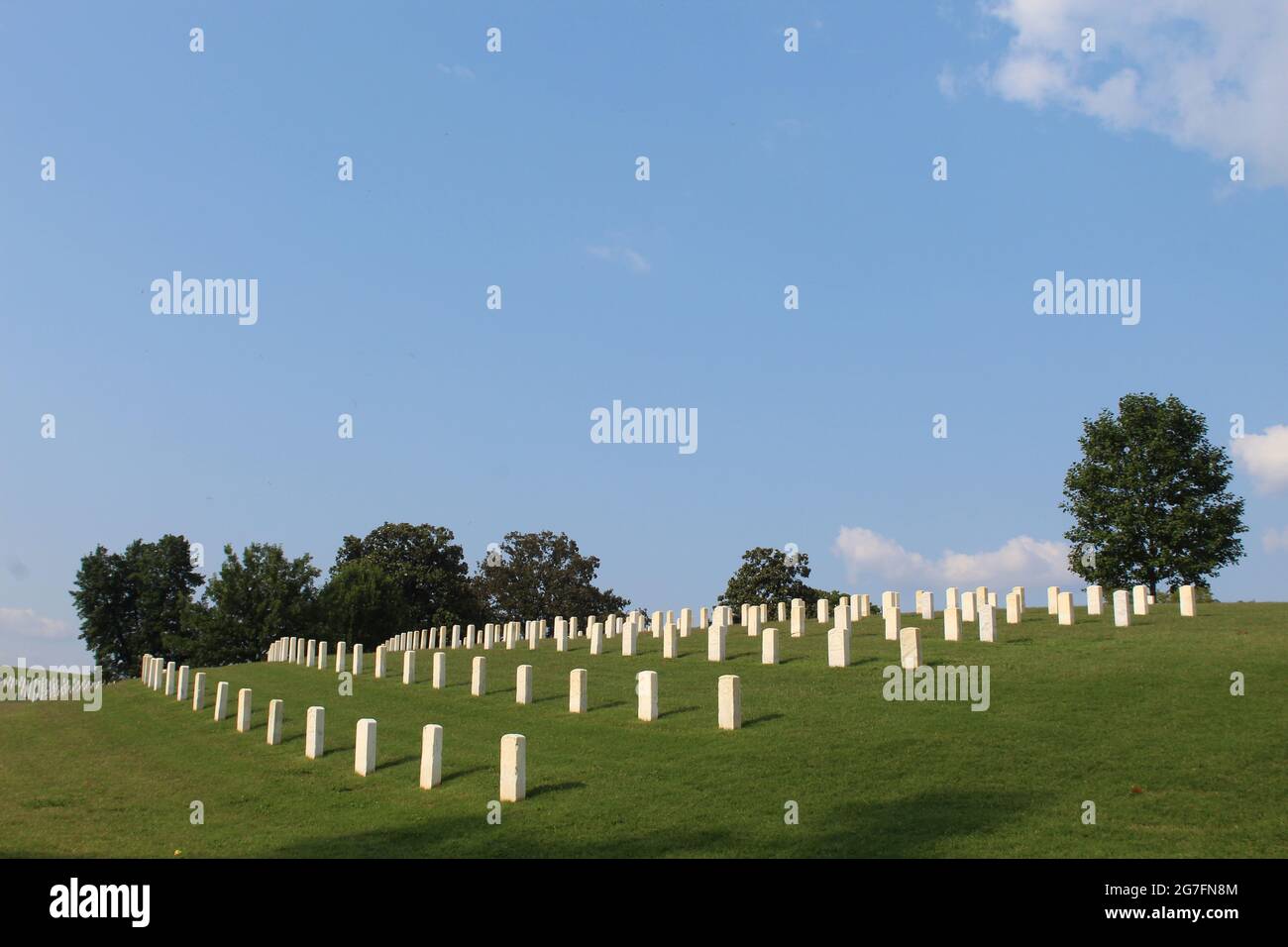 Many graves on two hills at Chattanooga National Cemetery in summer Stock Photo