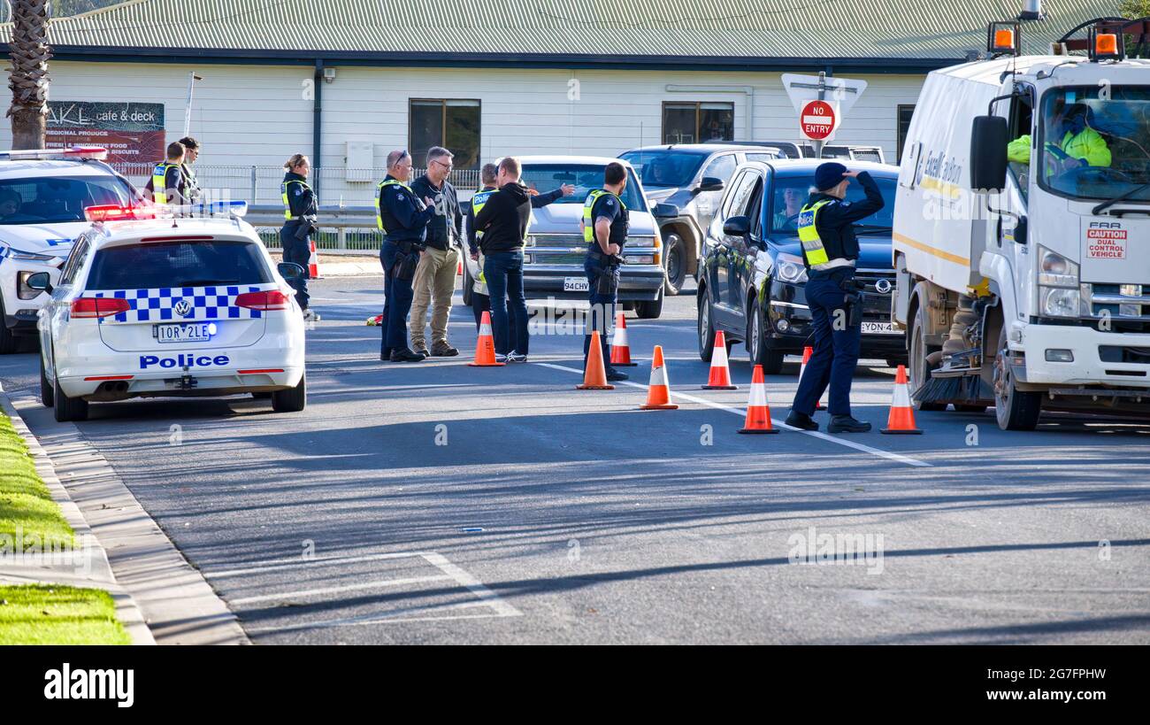 Yarrawonga, Victoria Australia - 13 July 2021: Victoria Police checking vehicles in Yarrawonga at the border Stock Photo