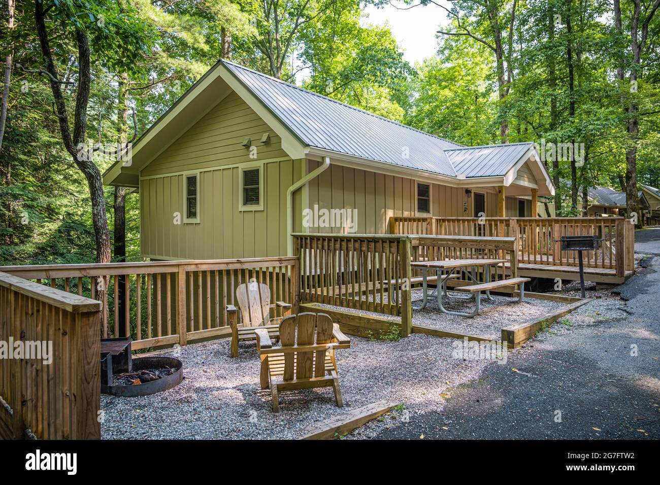 Hillside rental cottage at Vogel State Park in the North Georgia Mountains near Blairsville. (USA) Stock Photo