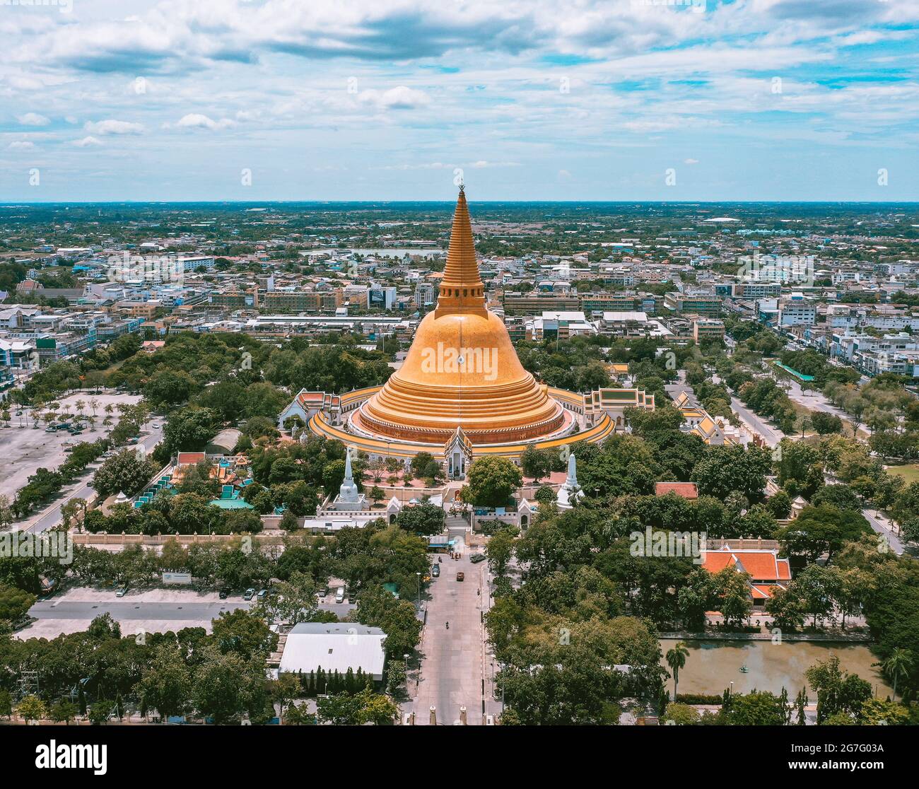 Wat Phra Pathom Chedi Ratchaworamahawihan Or Wat Phra Pathommachedi Ratcha Wora Maha Wihan In Nakhon Pathom Thailand Stock Photo Alamy