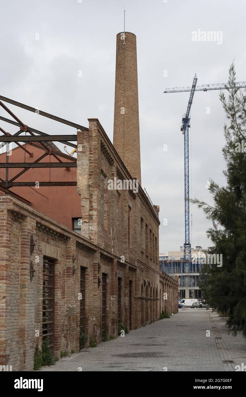 Vertical shot abandoned buildings hi-res stock photography and images ...