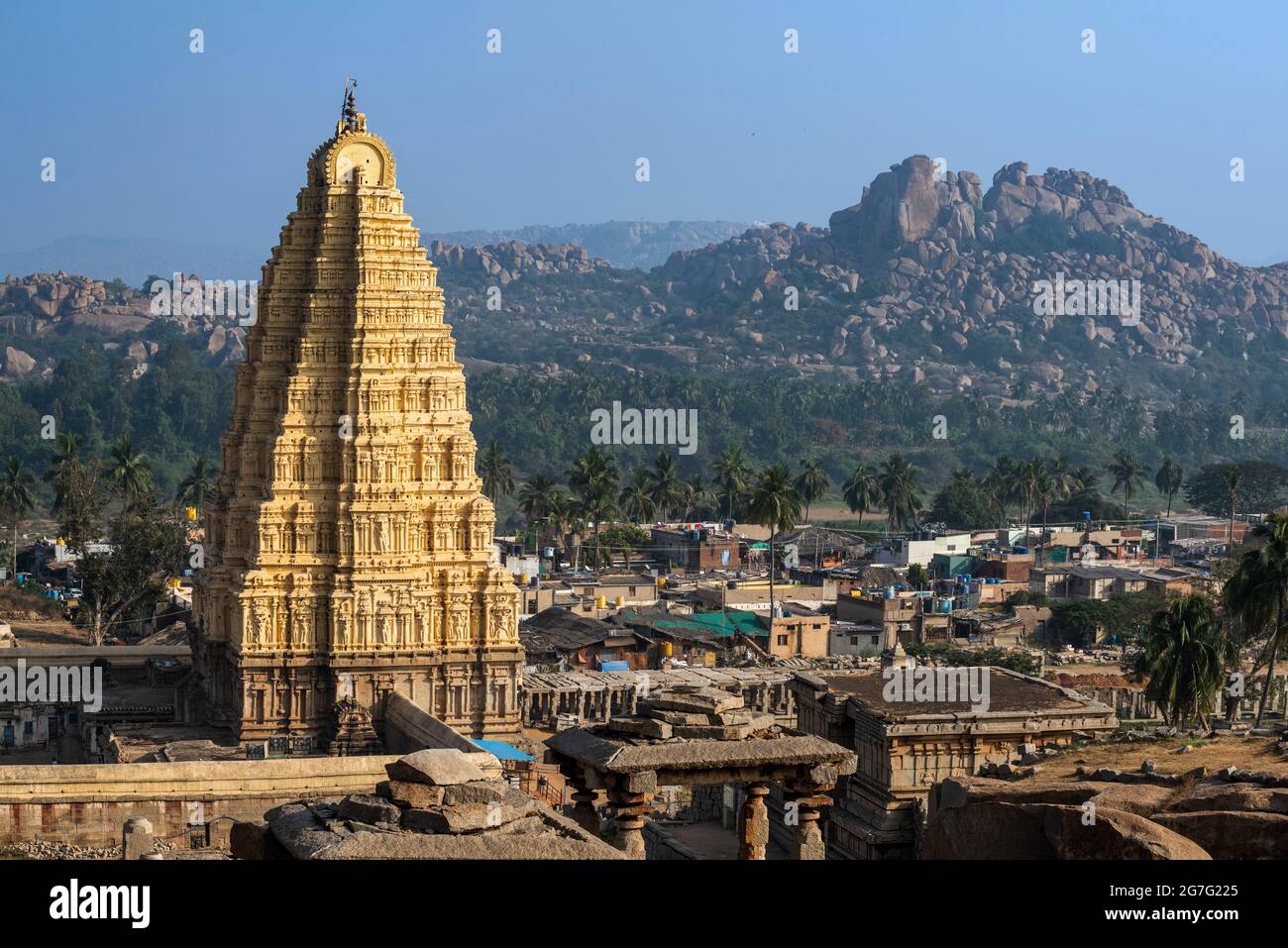 Stunning view at Sree Virupaksha Temple, located in the ruins of ancient city Vijayanagar at Hampi, it is UNESCO World Heritage Site. Karnataka, India Stock Photo