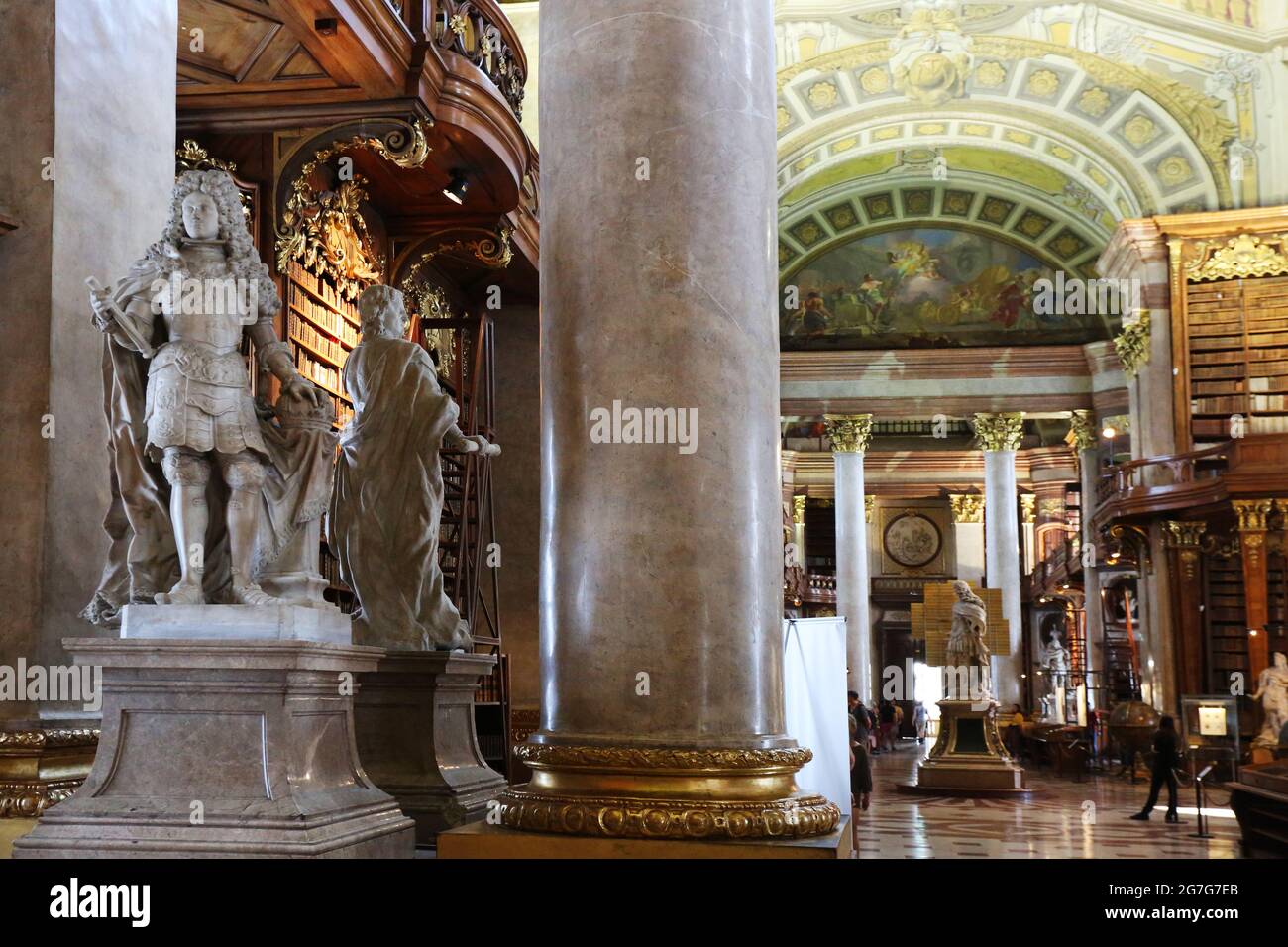 Wien, barocke Architektur im Museum, in der Hofburg im Prunksaal der österreichischen National Bibliothek in Österreich Stock Photo