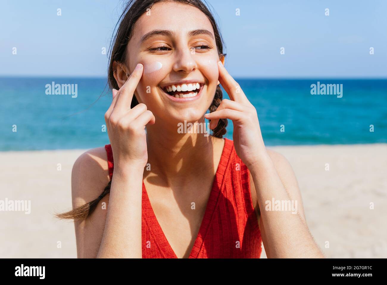 Sunny suntan hires stock photography and images Alamy