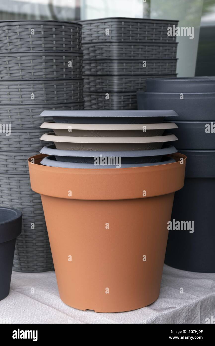 Plastic garden pot hi-res stock photography and images - Alamy