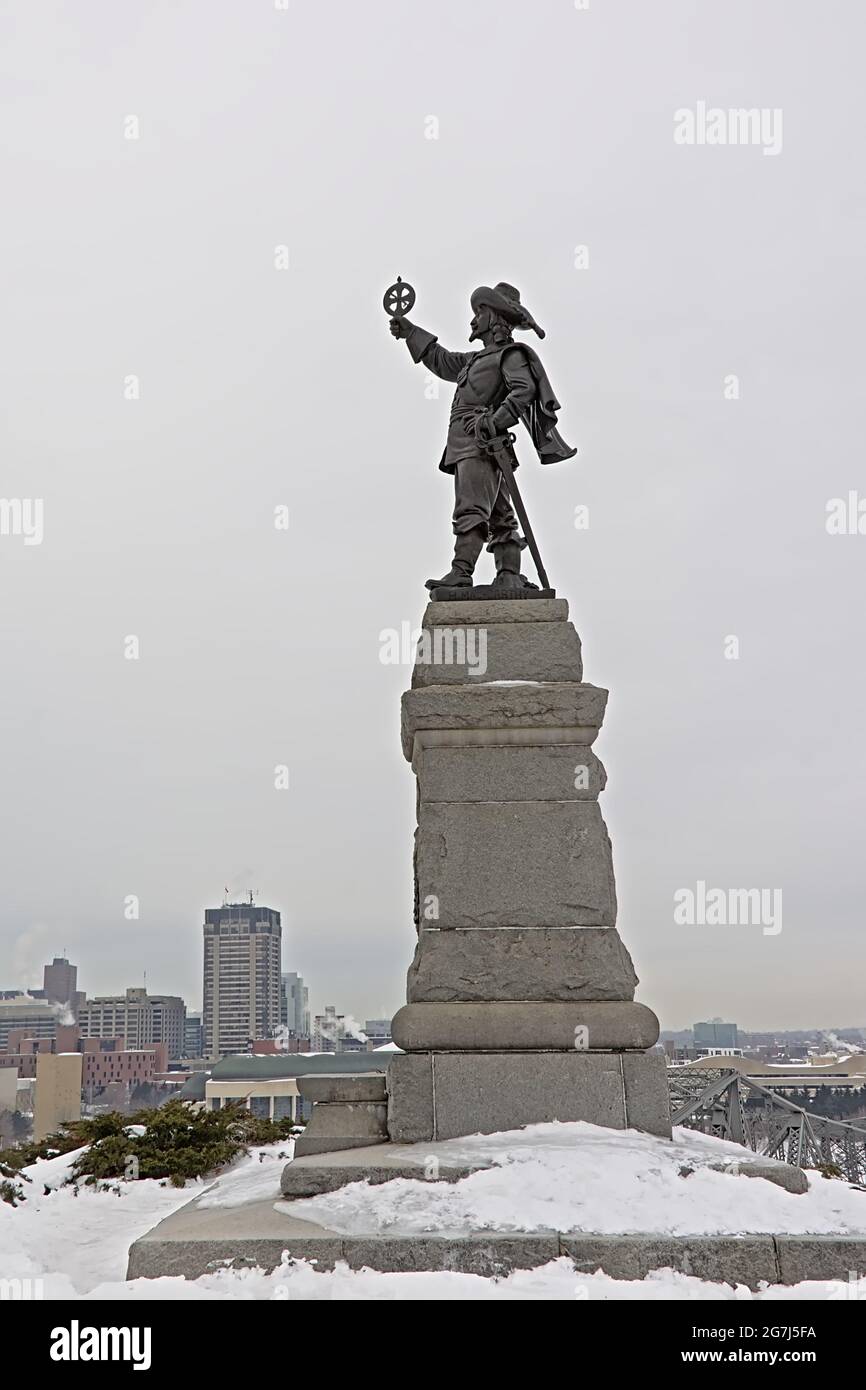 Bronze statue  French explorer Samuel de Champlain, holding his astrolabe upside-down, by Hamilton MacCarthy, on Nepean point hill in Ottawa Stock Photo