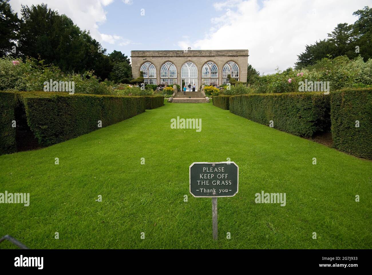 Gardens & The Conservatory Tea Rooms At Warwick Castle Warwick England