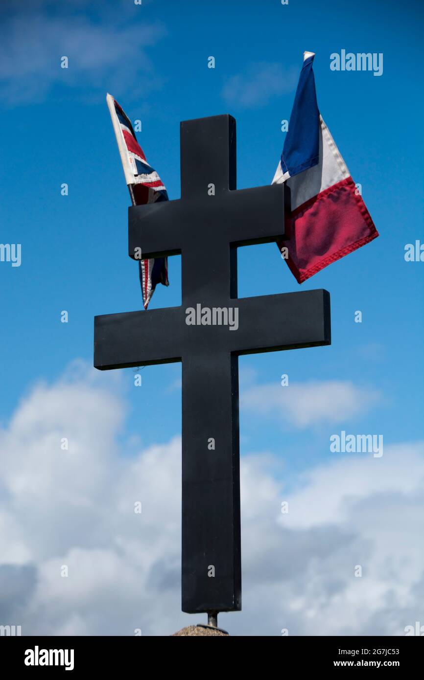 French Tricolour & British Flag With The Croix de Lorraine Symbol Of The French Resistance In World War Two Stock Photo